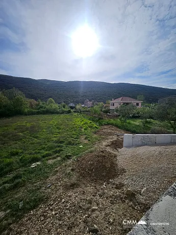 Kovači’de Ana Yola Çıkışı Olan 2843 m² Arsa